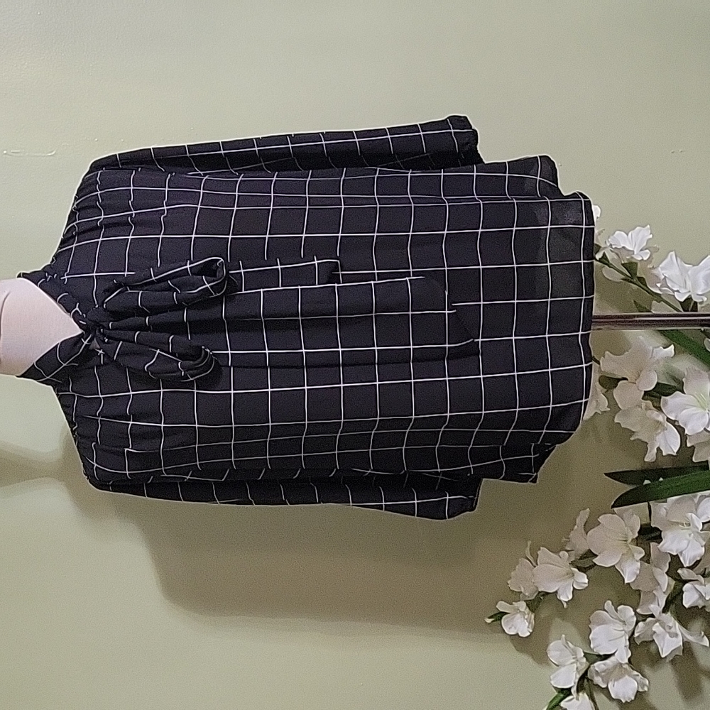 New York & Company Bow Tie  Black and White Window Pane Blouse Size M NWOT.